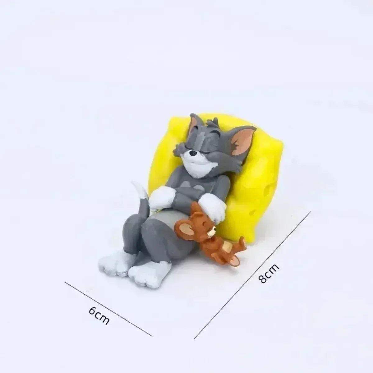Tom & Jerry Cartoon Desk Figurines – Cute Cat & Mouse Ornaments for Home, Office, Car Decor & Collectible Display